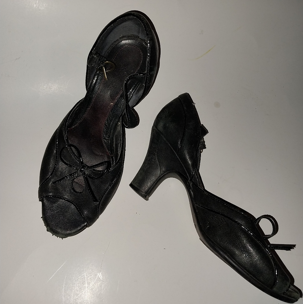 Dress shoes